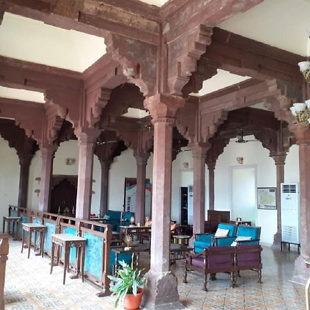 Mpt Sheesh Mahal, Orchha Hotel Exterior photo